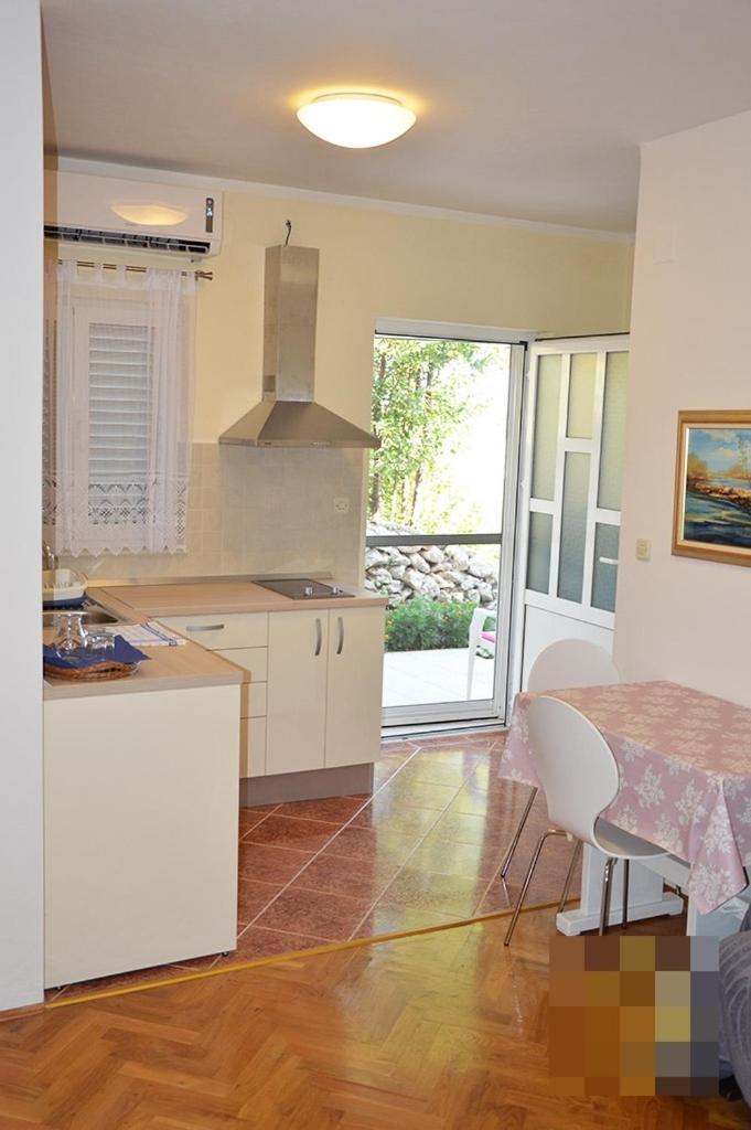 Studio Apartment In Preko With Sea View, Terrace, Air Conditioning, Wi-Fi Exterior photo