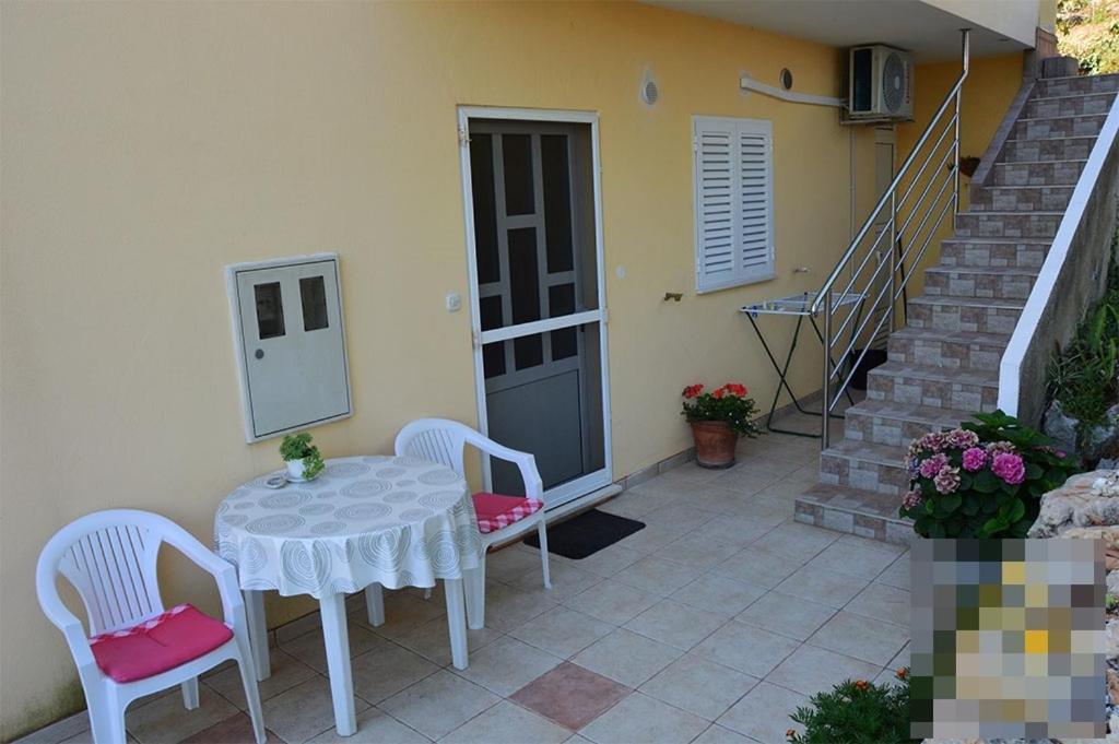 Studio Apartment In Preko With Sea View, Terrace, Air Conditioning, Wi-Fi Exterior photo